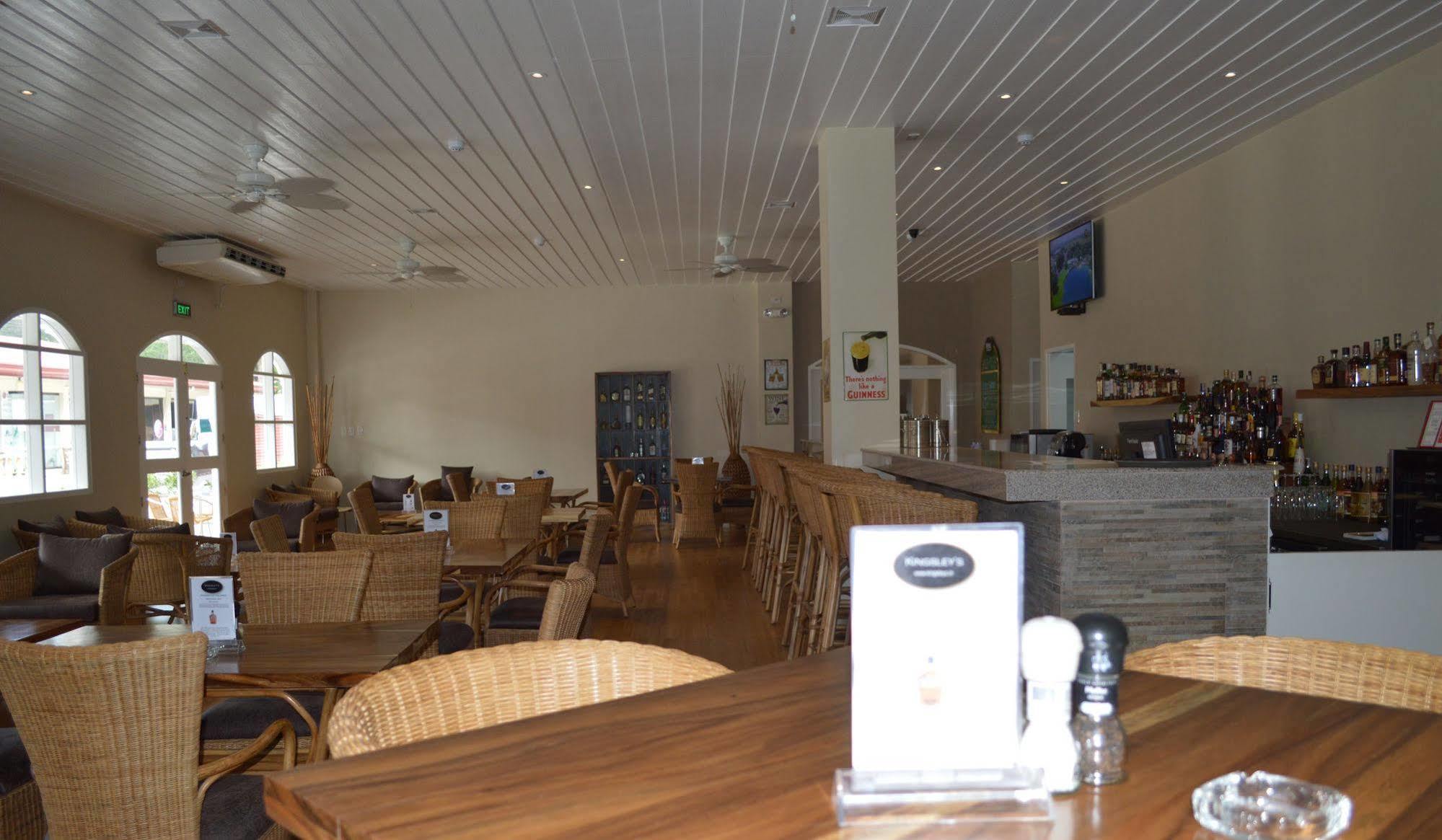 Kingsley'S Hotel And Gastro Pub Mabalacat Екстериор снимка