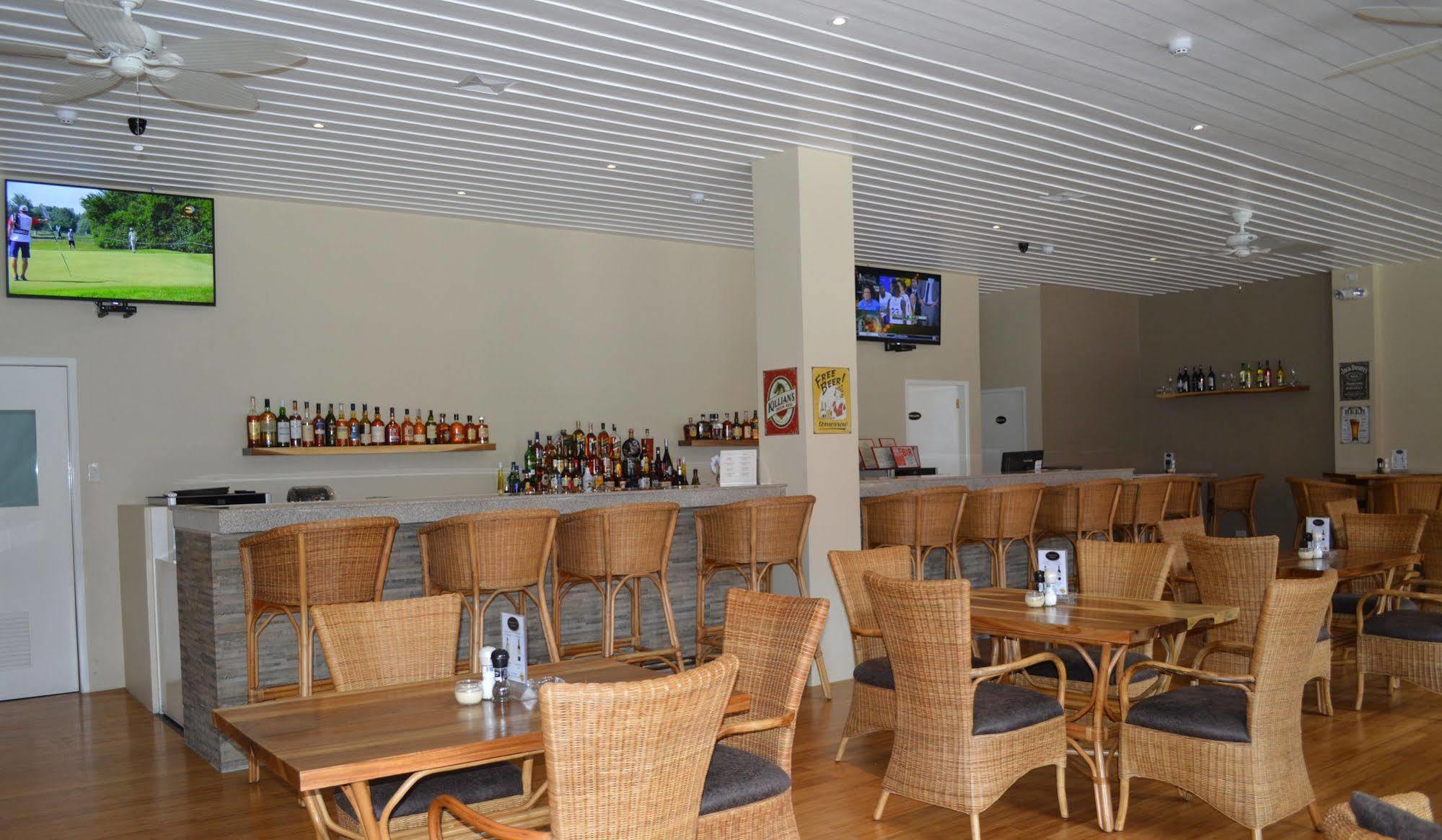 Kingsley'S Hotel And Gastro Pub Mabalacat Екстериор снимка