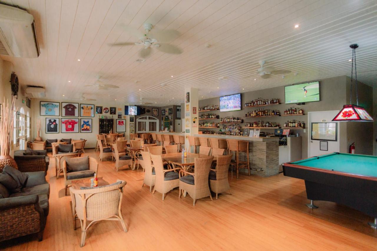Kingsley'S Hotel And Gastro Pub Mabalacat Екстериор снимка